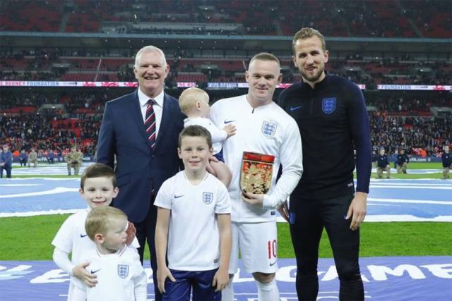 APP下载-不爱踢前锋的进球机器！鲁指导中场的心，教练的料？