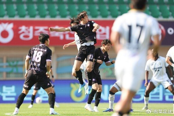 贝博体育-韩足晚报(26.4.26)——补时读秒完成绝杀,全北进球大战胜浦项|K1联赛|郑正溶|金河俊|K2联赛|全北现代_新浪体育_新浪新闻