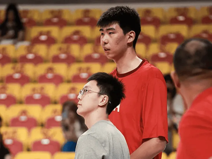 BB Sports-愿无大碍!徐昕半场出战6分钟,投篮1中1得到2分1篮板1抢断
